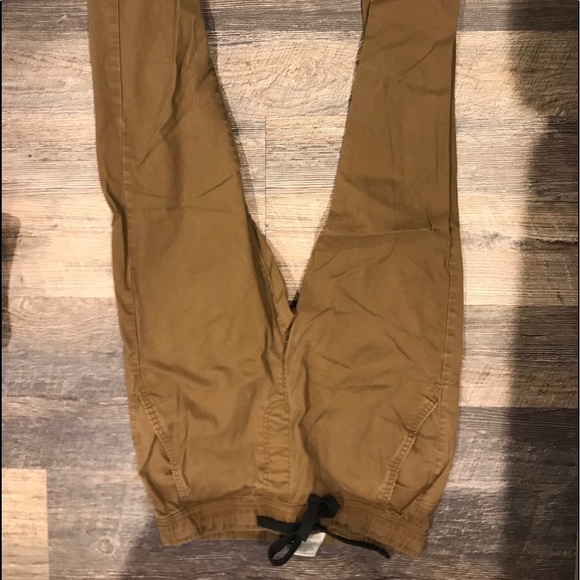 levi khaki joggers